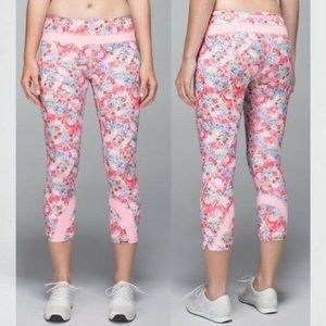Lululemon Run Inspire Crop II size 6